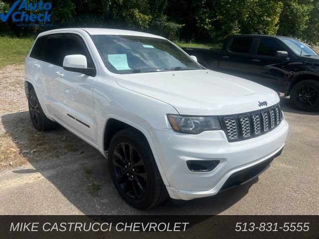 Used 2017 Jeep Grand Cherokee Altitude AWD/4WD image 2