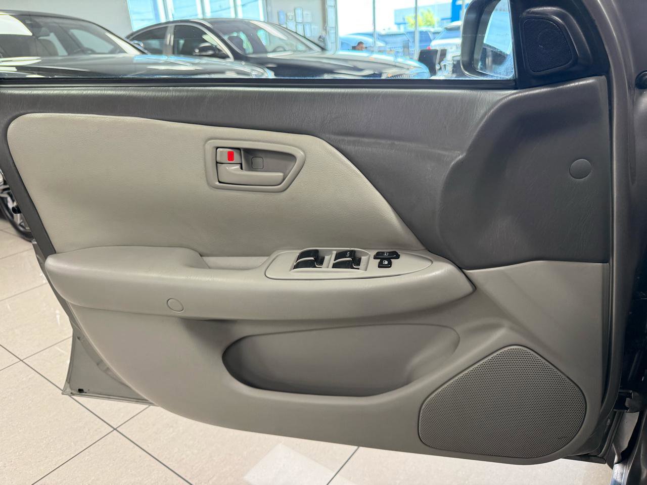 Used 2000 Toyota Camry CE FWD image 13