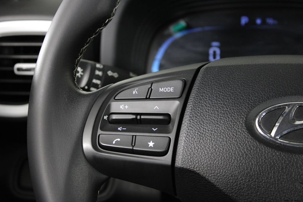 Certified 2024 Hyundai Venue Limited FWD image 27
