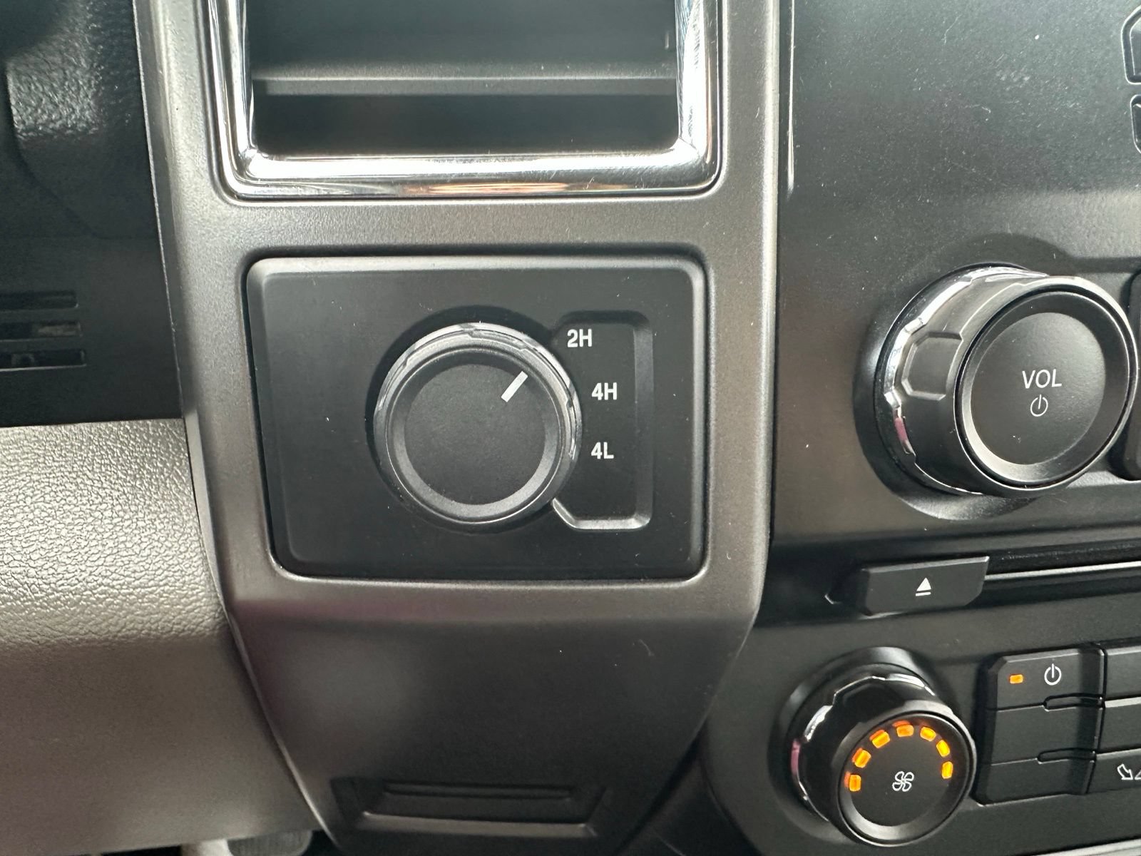 Used 2016 Ford F150 XLT AWD/4WD image 11