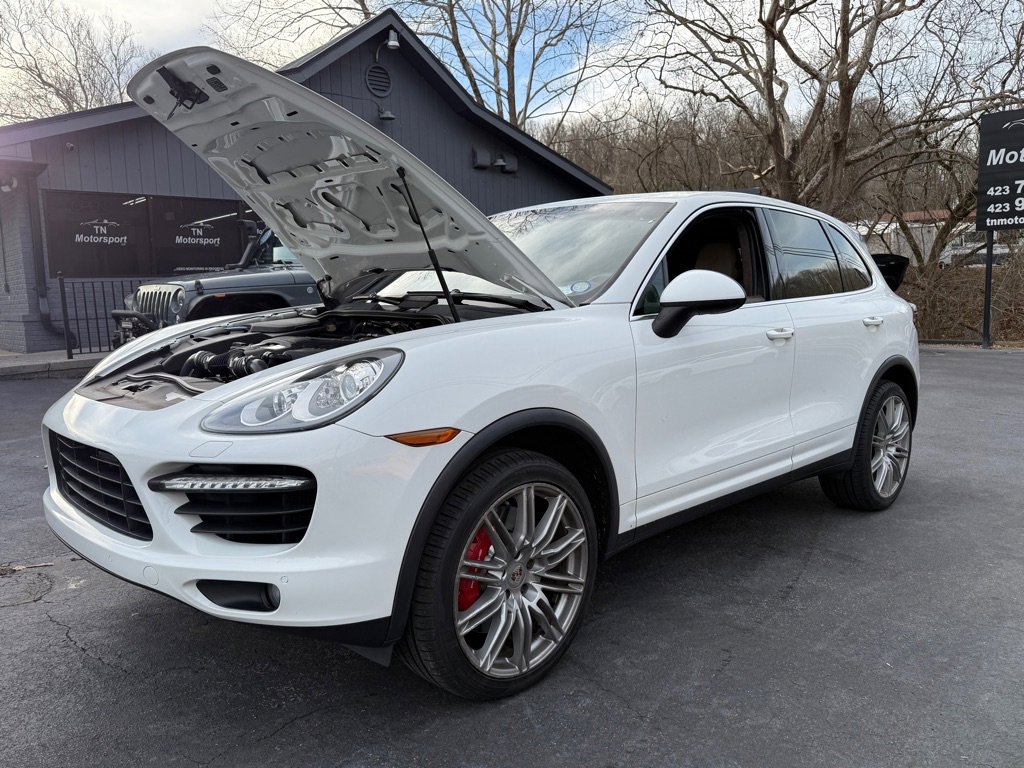 Used 2013 Porsche Cayenne Turbo w/ Premium Pkg Plus image 94