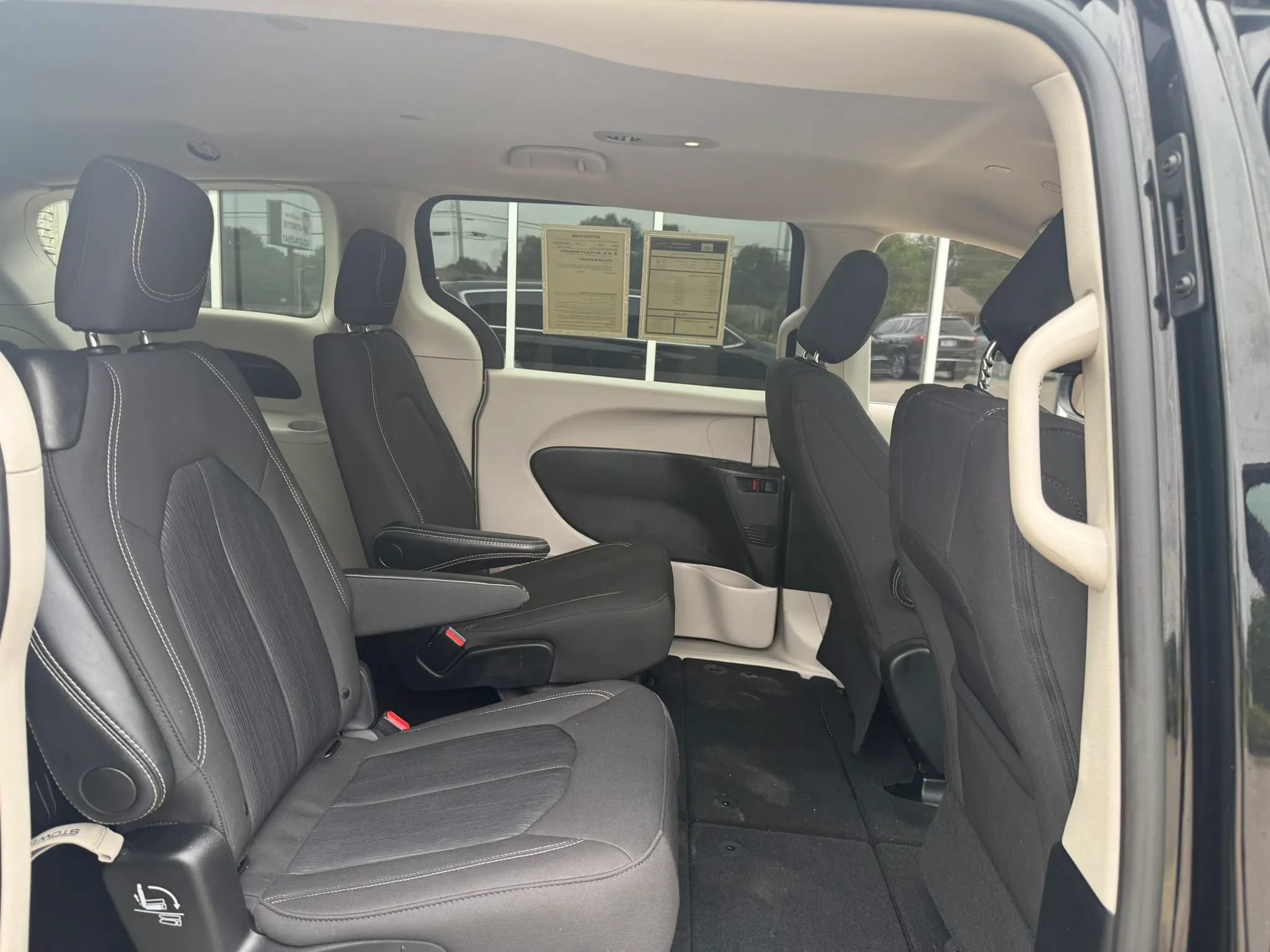 Used 2024 Chrysler Voyager LX FWD image 16