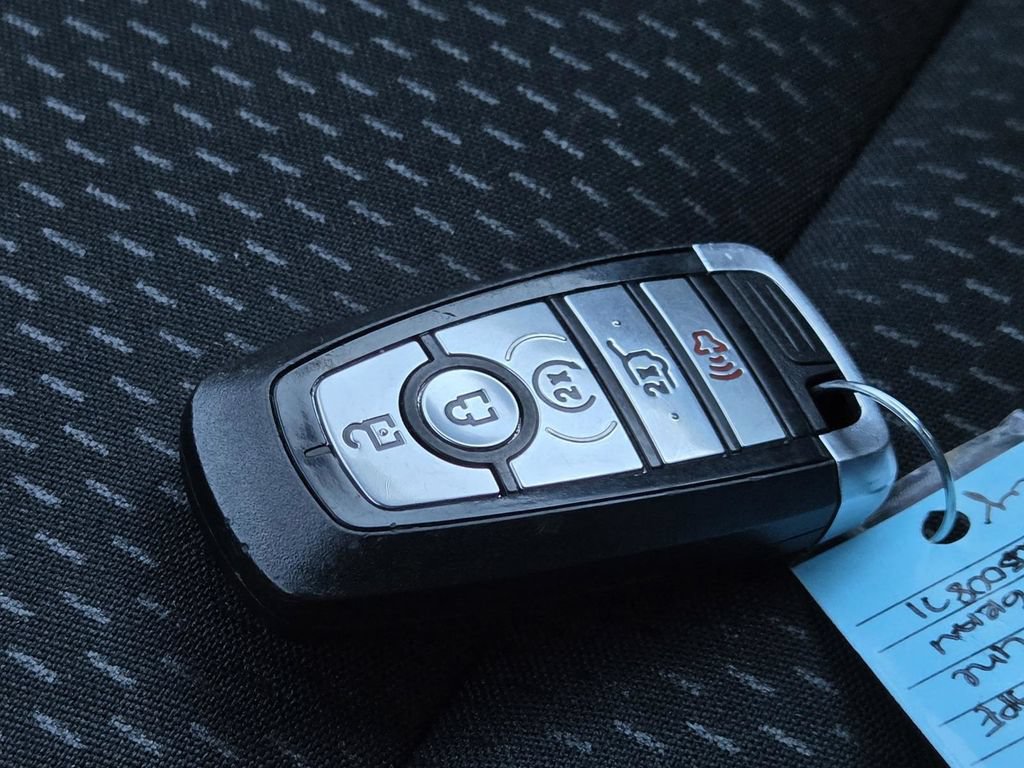Used 2025 Ford Escape ST-Line Select AWD/4WD image 48