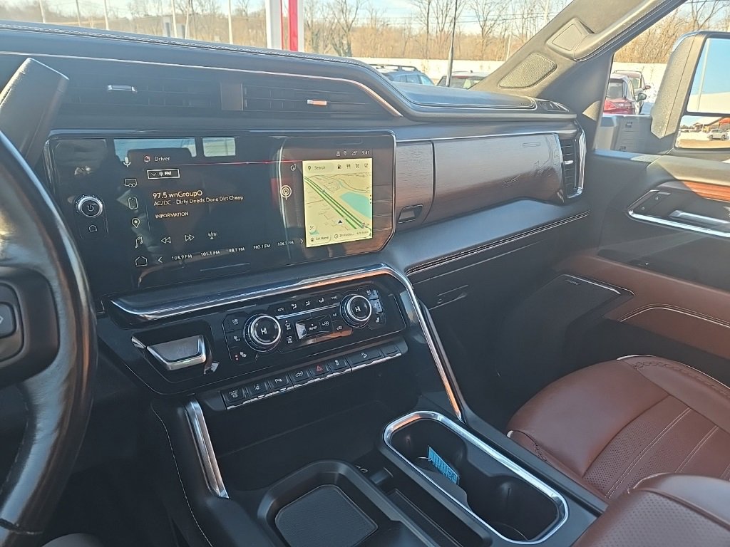 Used 2024 GMC Sierra 3500 Denali Ultimate image 24