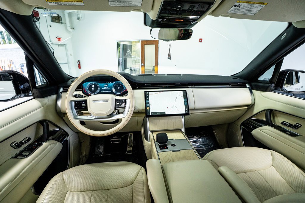 Used 2024 Land Rover Range Rover SE image 53