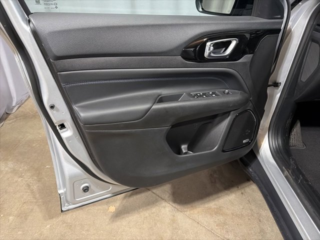 New 2026 Jeep Compass Limited w/ Sun, Sound & Navigation Group image 8