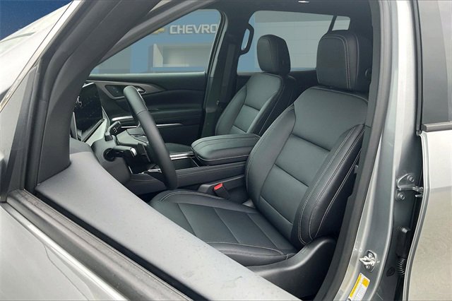 New 2026 Chevrolet Traverse LT w/ Enhanced Driving Package image 24