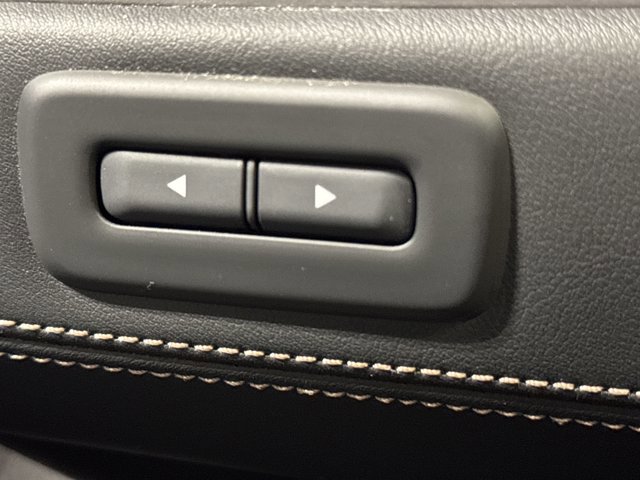 New 2025 Nissan Ariya AWD image 35