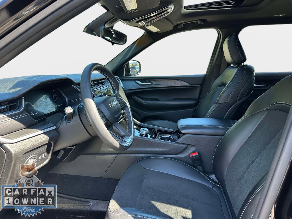 Used 2023 Jeep Grand Cherokee L Laredo AWD/4WD image 18