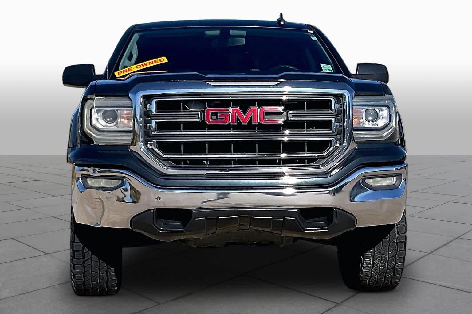 Used 2017 GMC Sierra 1500 SLE w/ SLE Value Package RWD image 3