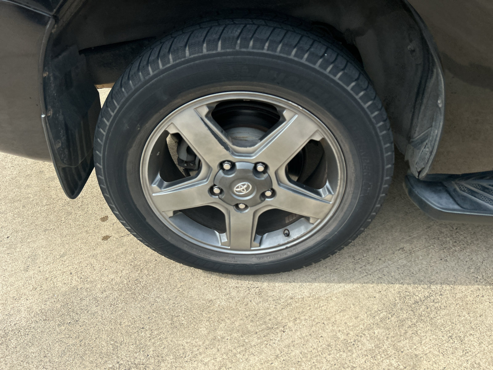 Used 2014 Toyota Sequoia SR5 w/ Sport Appearance Package RWD image 6