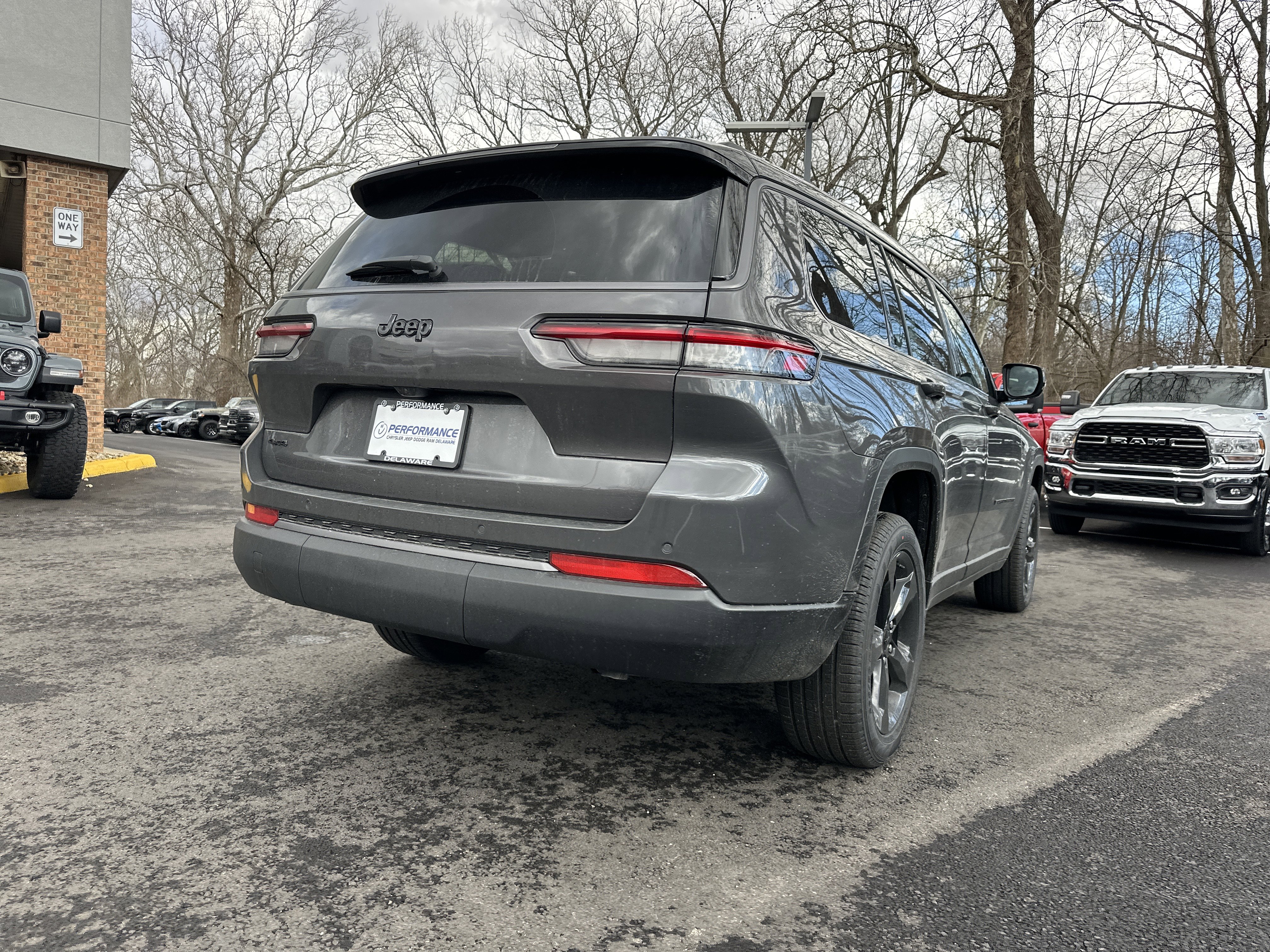 New 2026 Jeep Grand Cherokee L Limited w/ Limited Altitude Package image 16