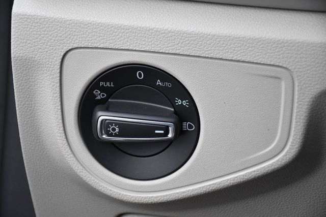 Used 2021 Volkswagen Atlas SE w/ Panoramic Sunroof Package image 17