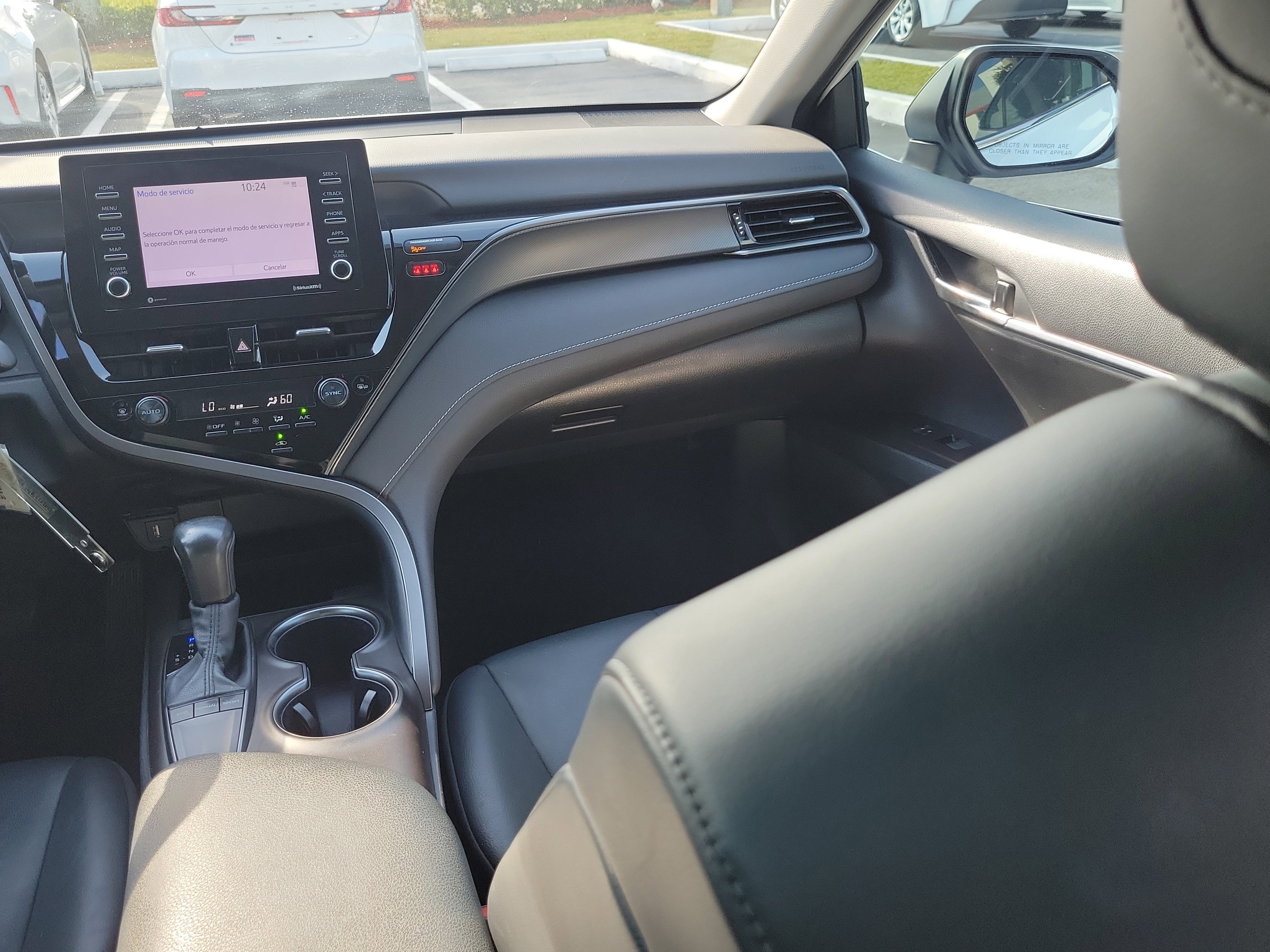 Used 2024 Toyota Camry SE image 18