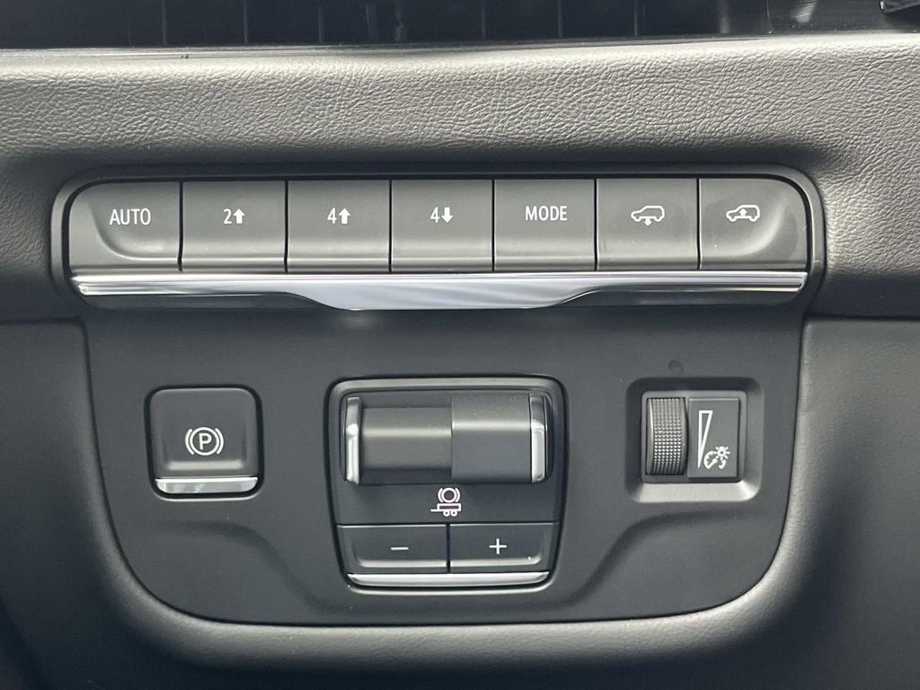 Certified 2025 Cadillac Escalade ESV Sport w/ Touring Package AWD/4WD image 30