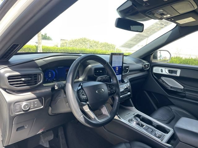 Used 2022 Ford Explorer Platinum w/ Equipment Group 601A AWD/4WD image 10