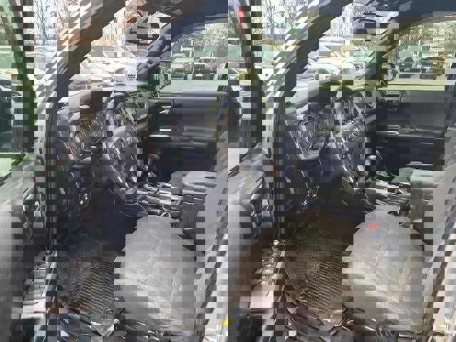 Used 2017 Toyota Tacoma SR5 image 7