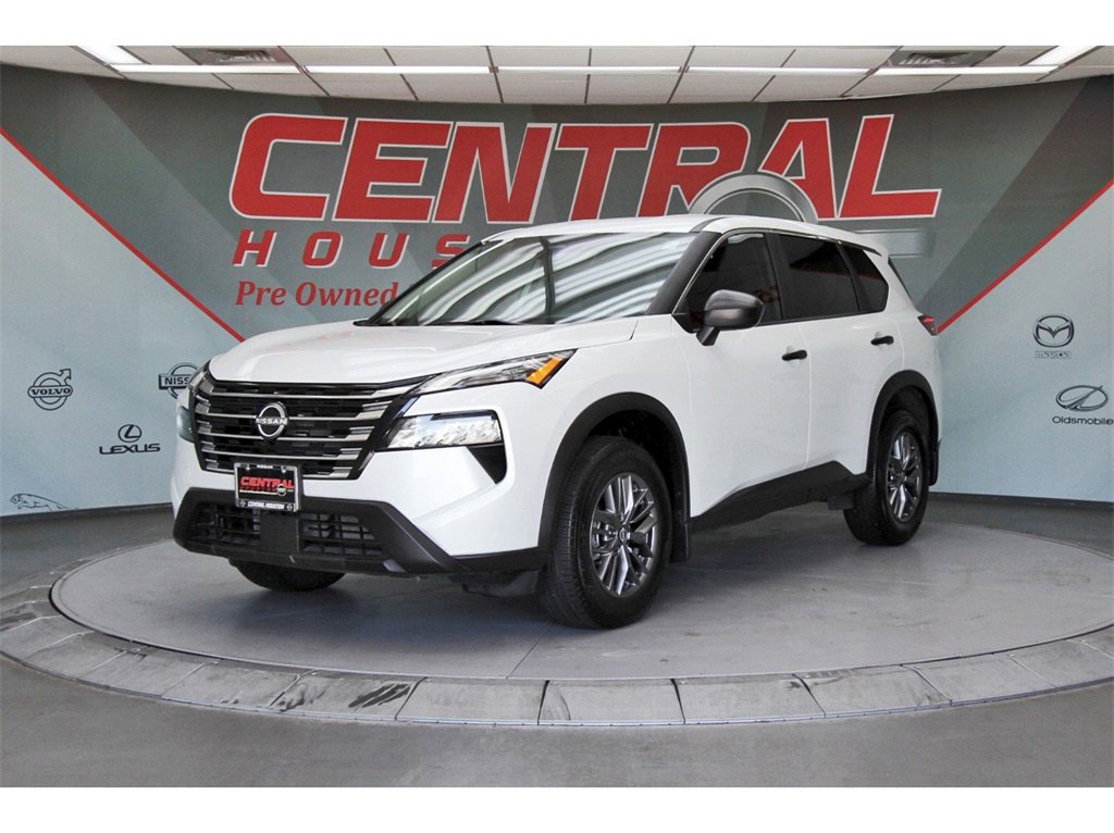 Certified 2024 Nissan Rogue S image 2