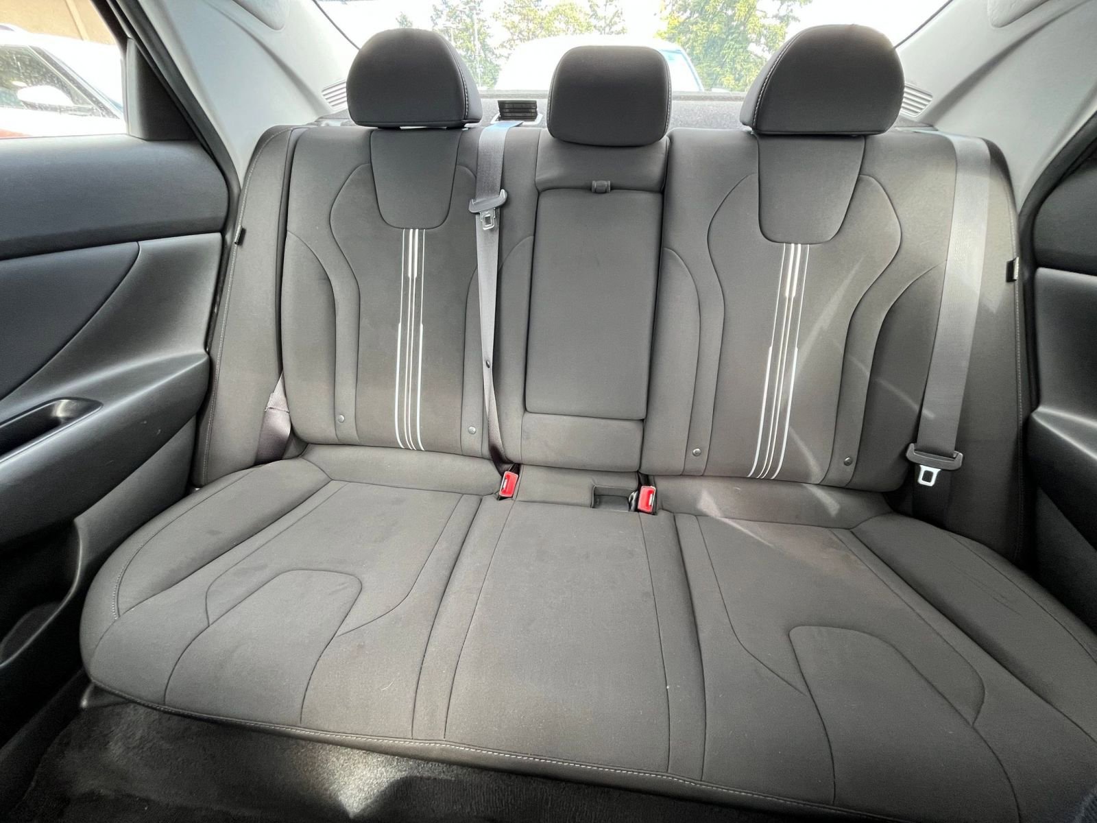 Used 2025 Hyundai Elantra SEL FWD image 41