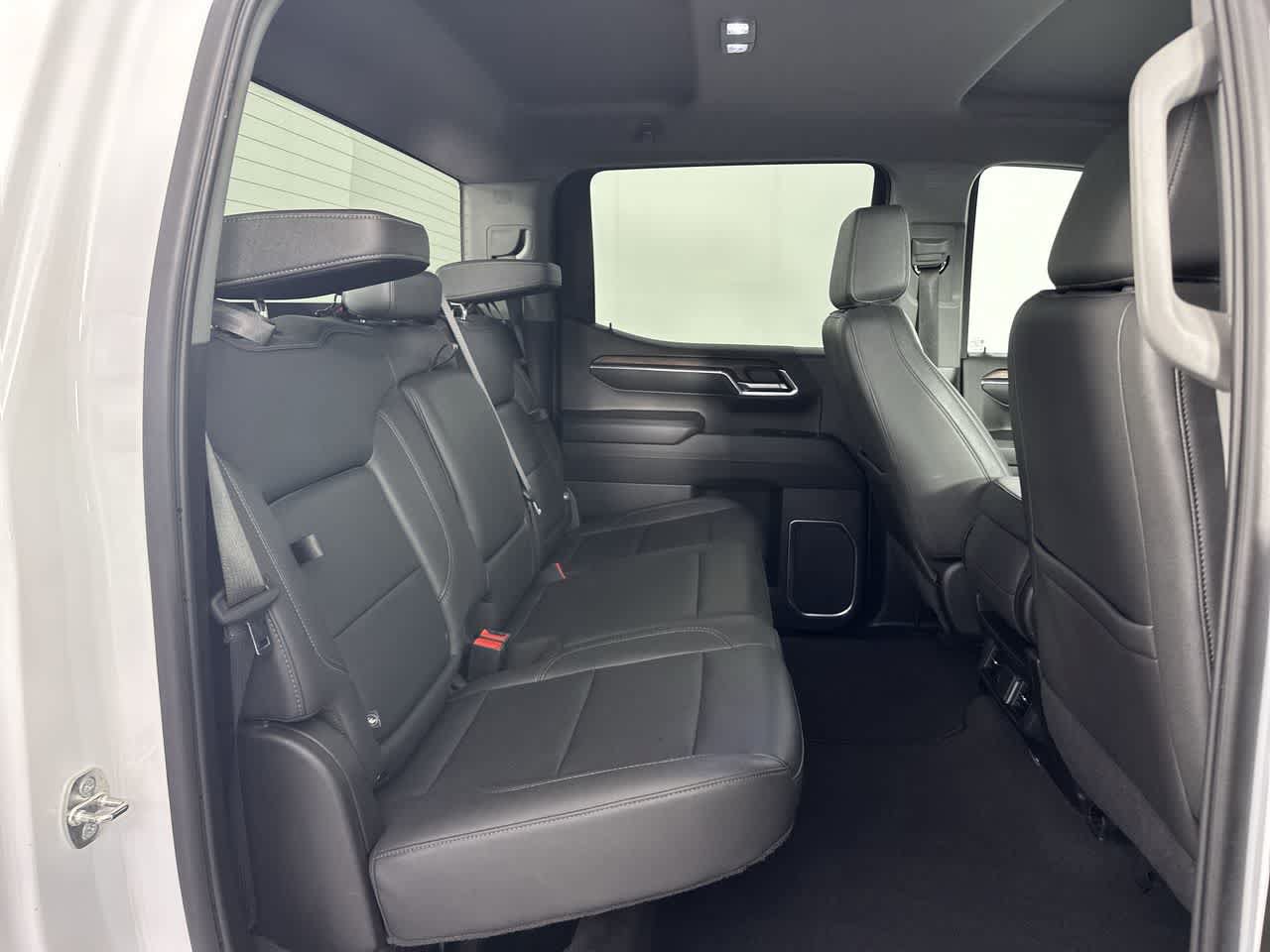 Used 2024 GMC Sierra 1500 SLT RWD image 8