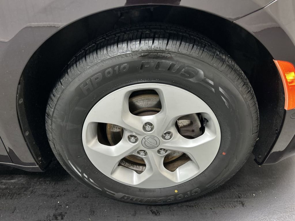 Used 2017 Chrysler Pacifica Touring-L Plus w/ Advanced Safetytec Group FWD image 8