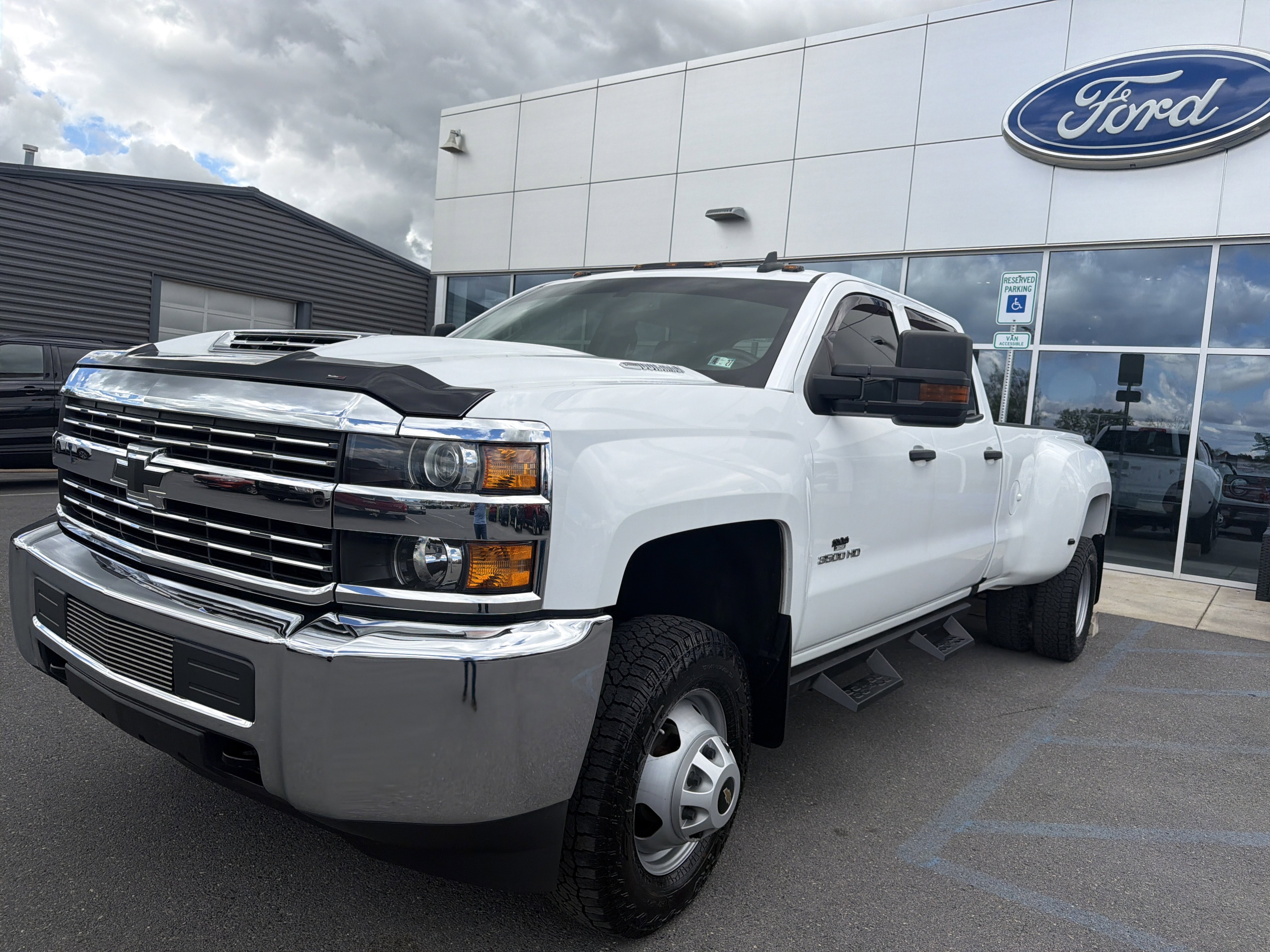 Used 2017 Chevrolet Silverado 3500 W/T w/ WT Convenience Package image 4