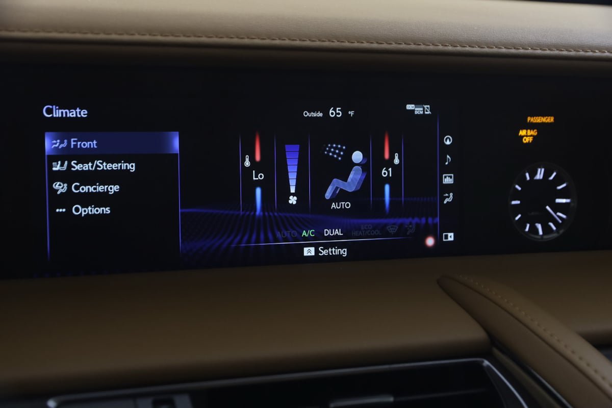 Used 2018 Lexus LC 500 Coupe w/ Touring Package RWD image 37