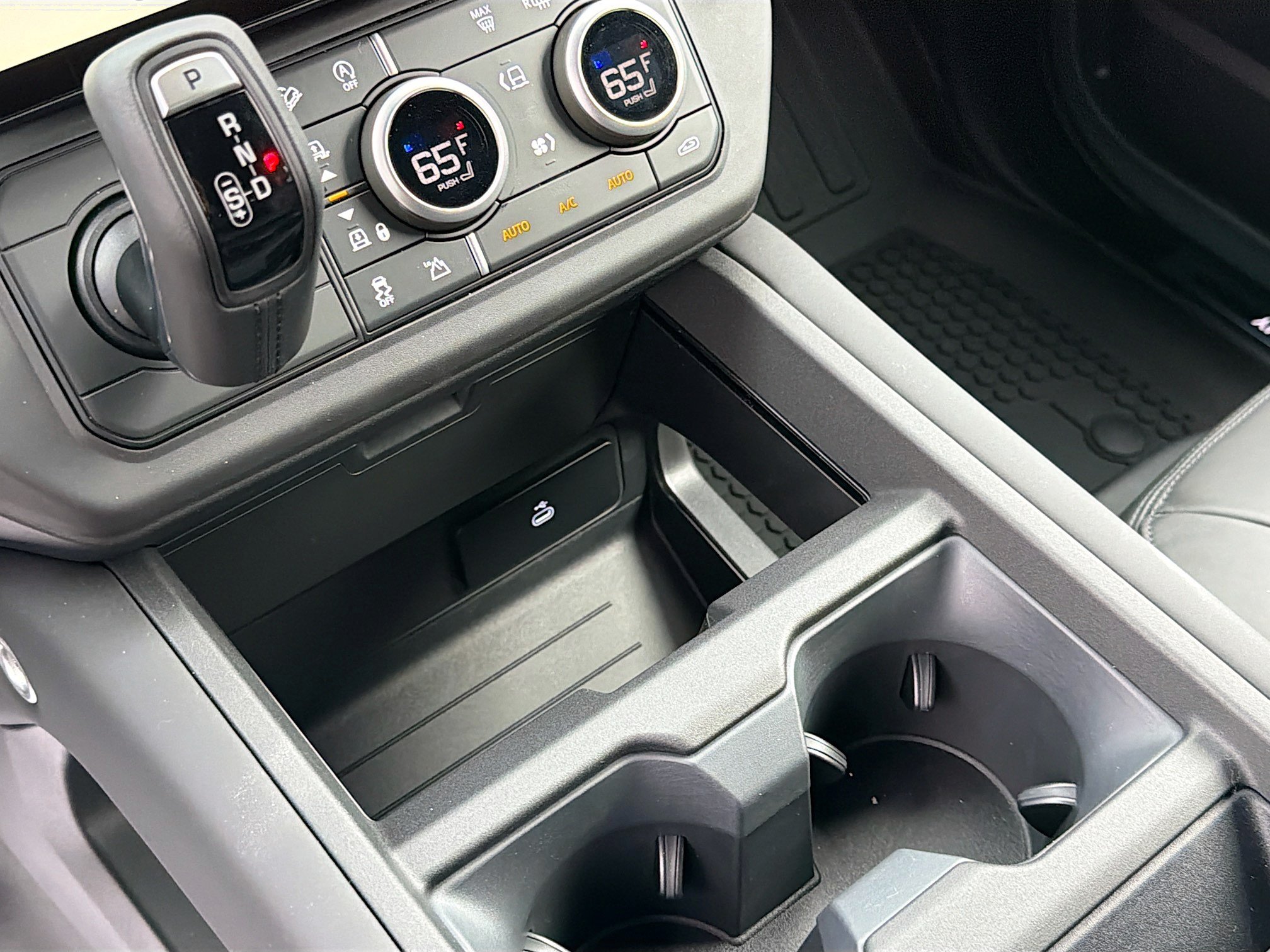 New 2026 Land Rover Defender 110 Trophy Edition AWD/4WD image 27