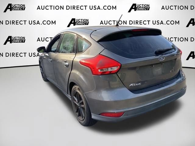 Used 2015 Ford Focus SE w/ SE Cold Weather Package FWD image 12