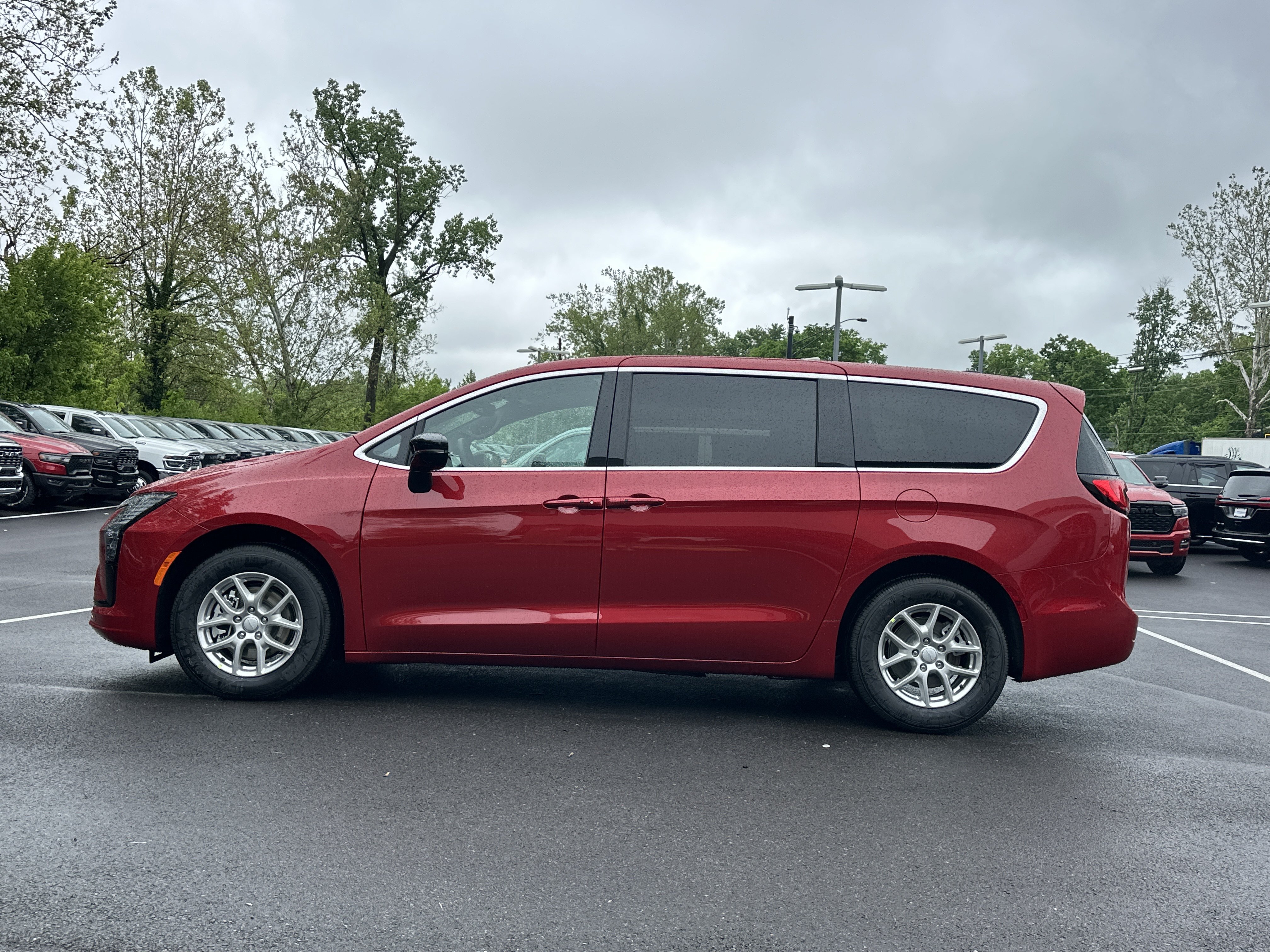 New 2027 Chrysler Pacifica Select w/ Family Tech Group FWD image 23
