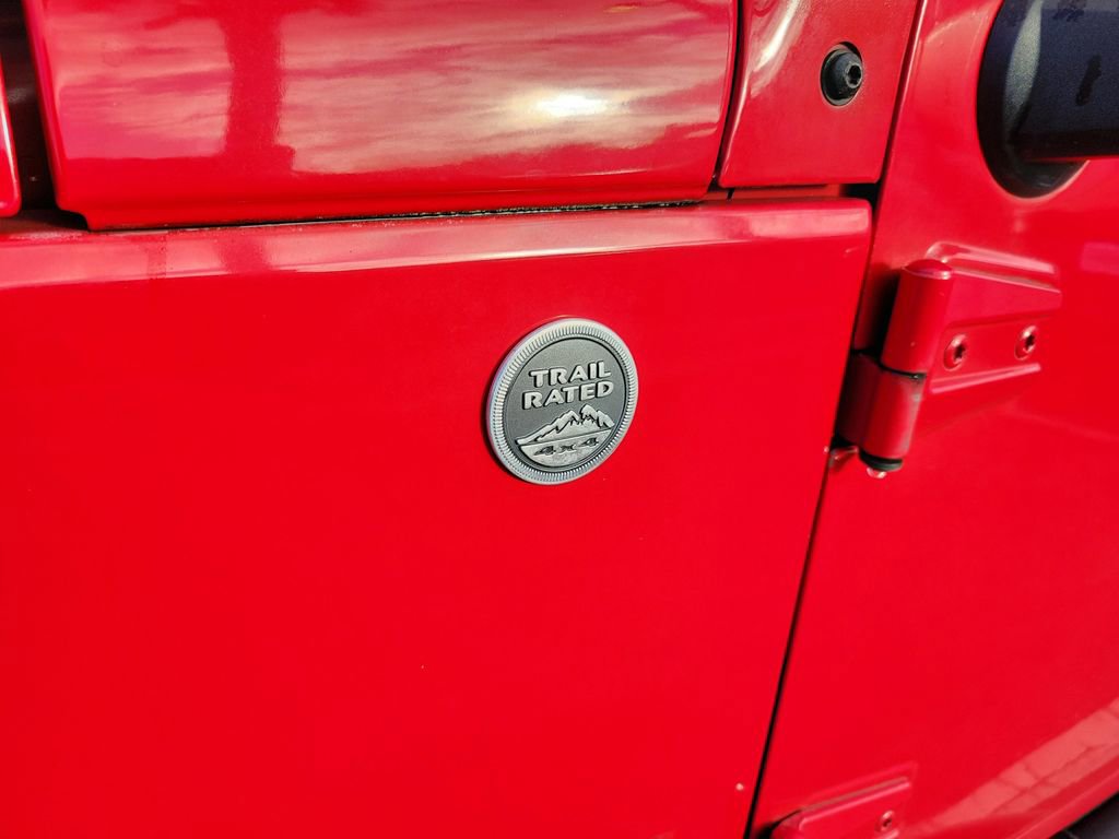 Used 2015 Jeep Wrangler Unlimited Sport w/ Connectivity Group image 6