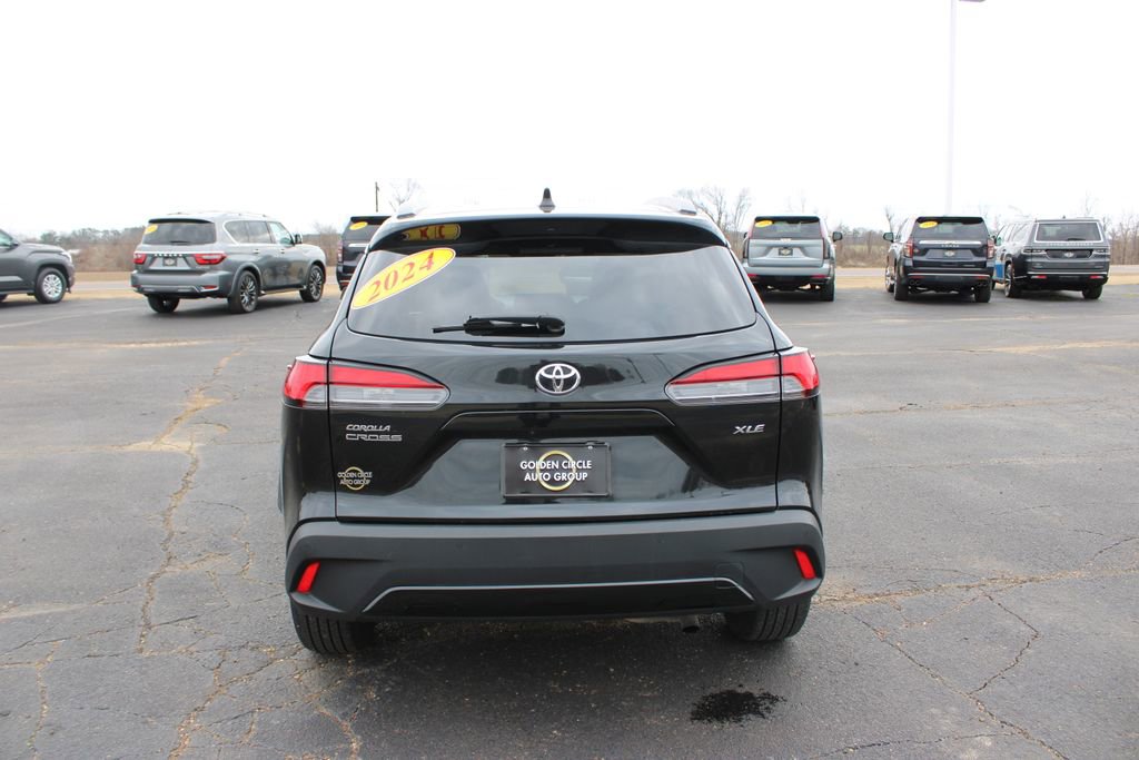 Used 2024 Toyota Corolla Cross XLE image 8