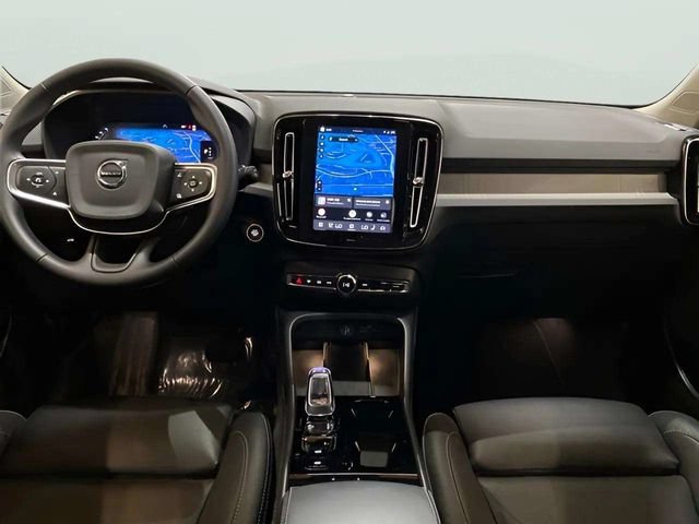 Used 2025 Volvo XC40 B5 Plus AWD/4WD image 14