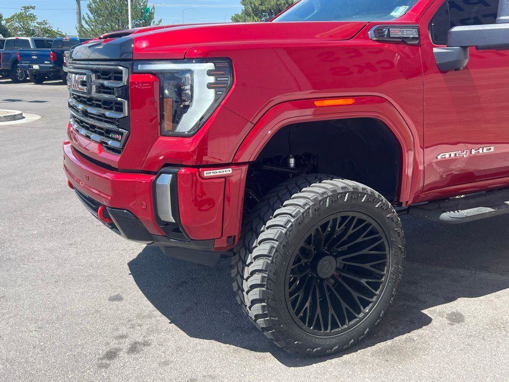 Used 2024 GMC Sierra 2500 AT4 w/ AT4 Preferred Package image 11