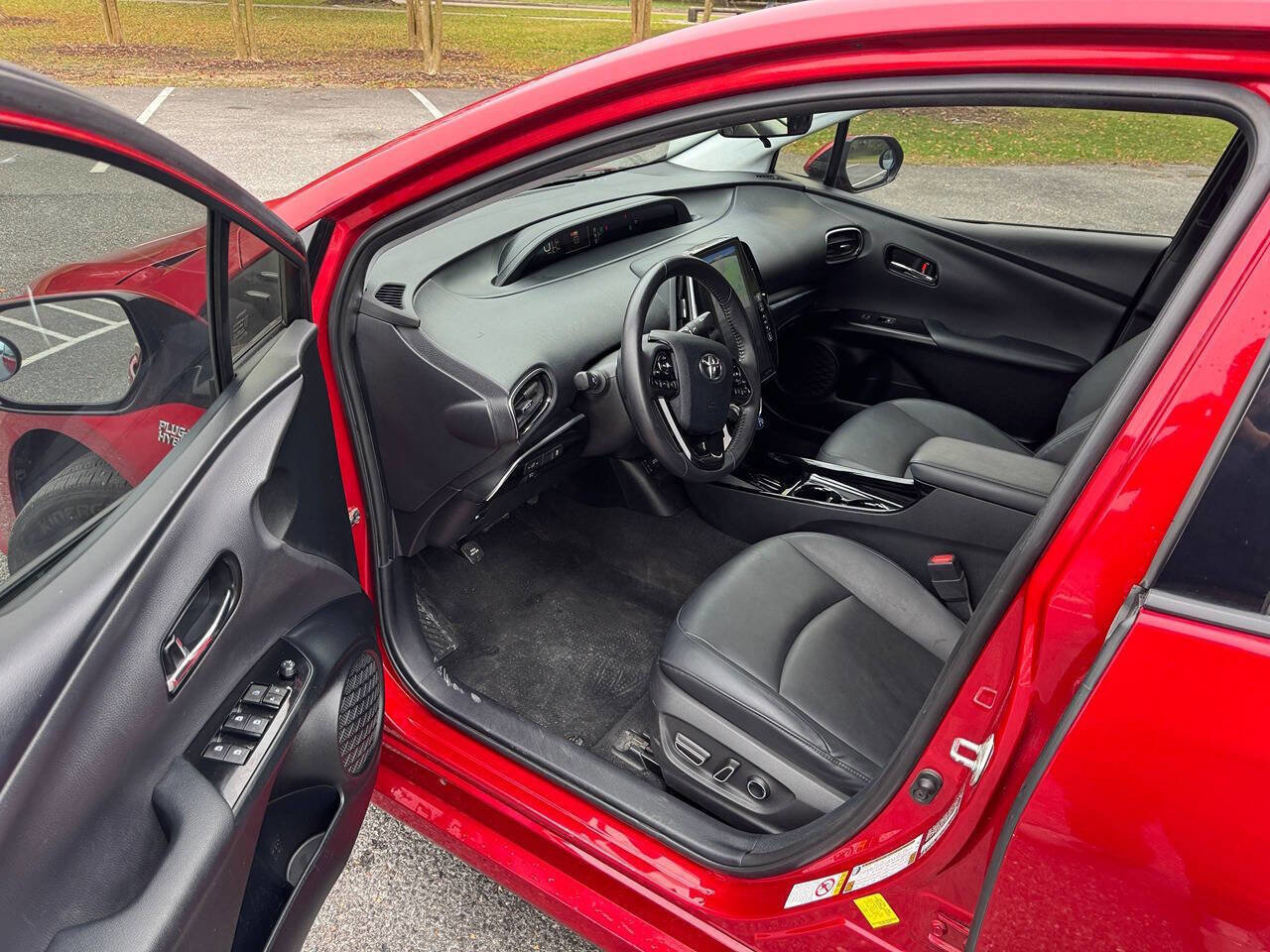 Used 2018 Toyota Prius Prime Premium image 12