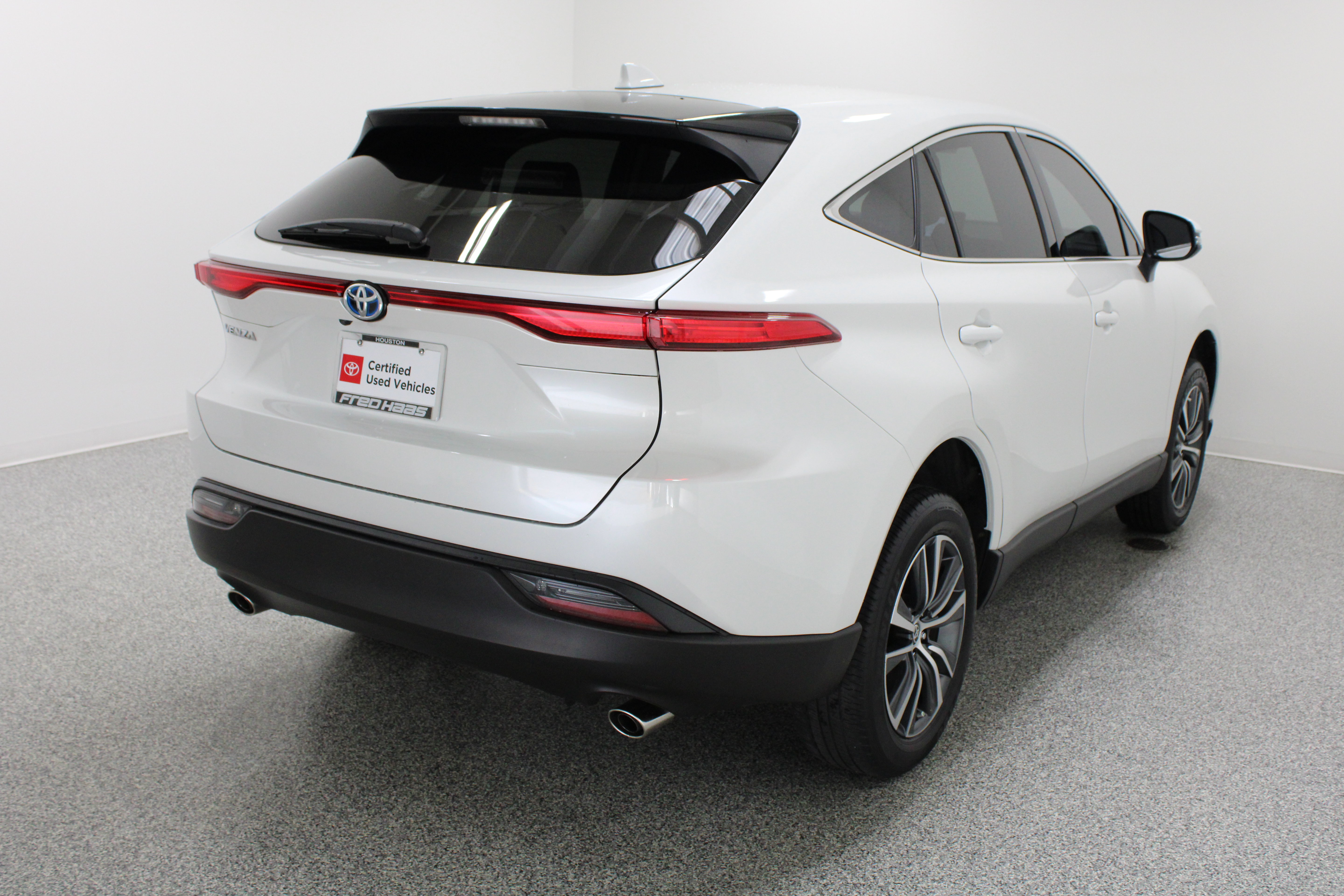 Certified 2023 Toyota Venza LE AWD/4WD image 7