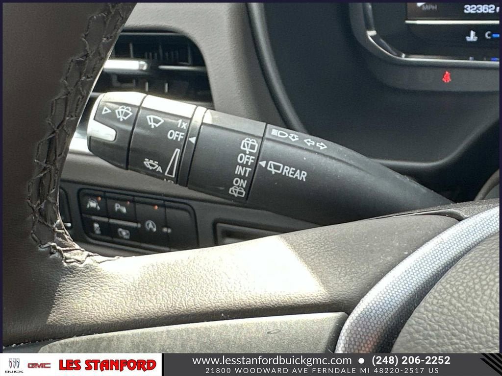 Used 2023 GMC Yukon XL SLT w/ SLT Premium Package AWD/4WD image 27