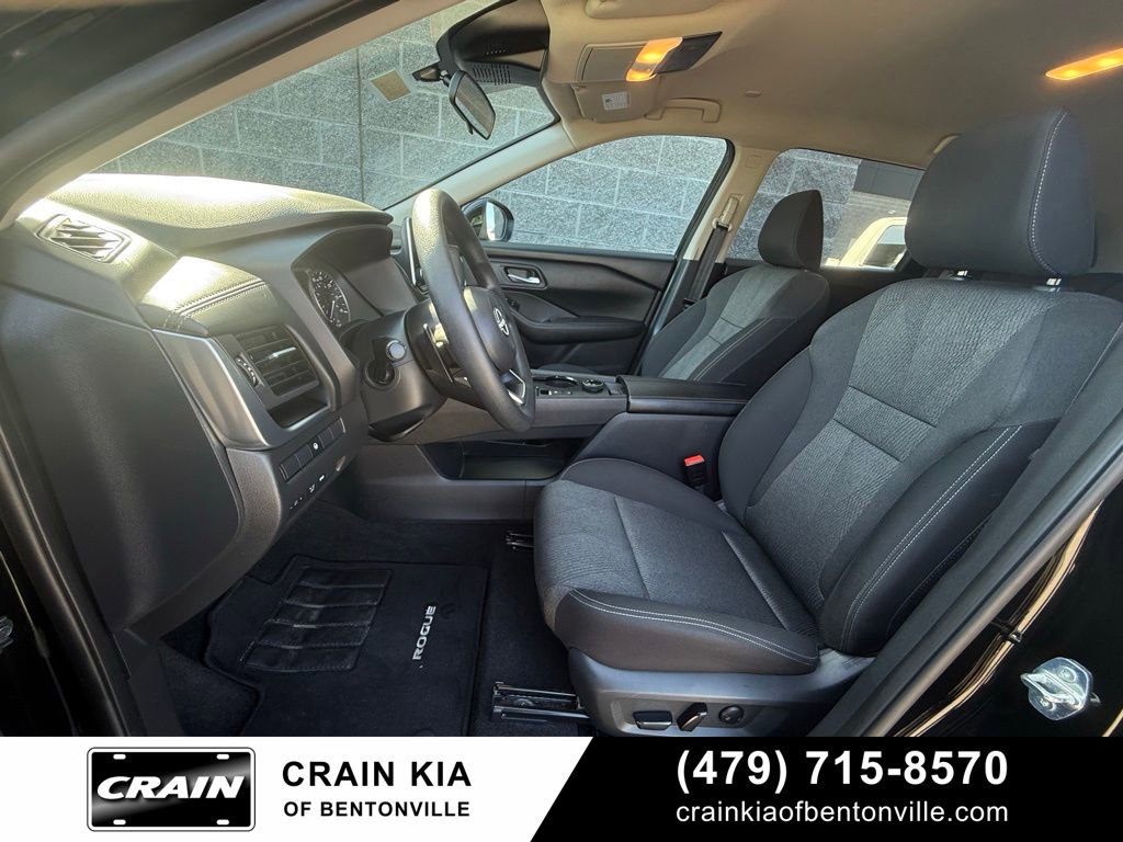 Used 2024 Nissan Rogue SV AWD/4WD image 22