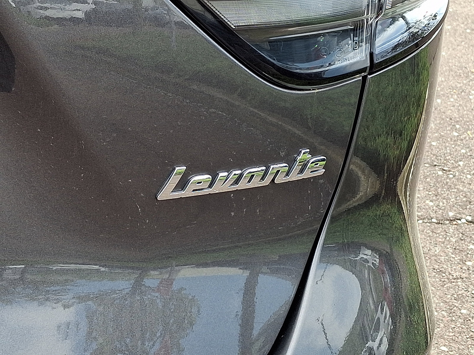 Certified 2023 Maserati Levante GT image 31