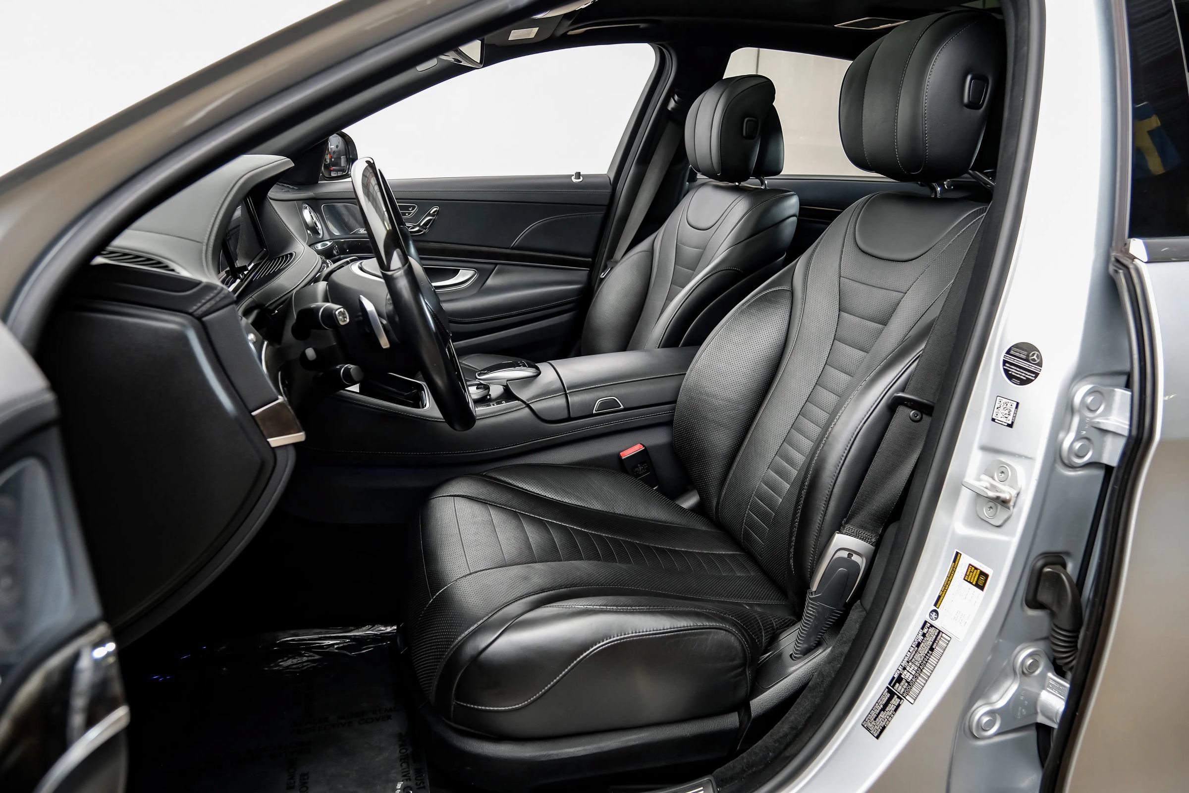 Used 2015 Mercedes-Benz S 550 Sedan image 40