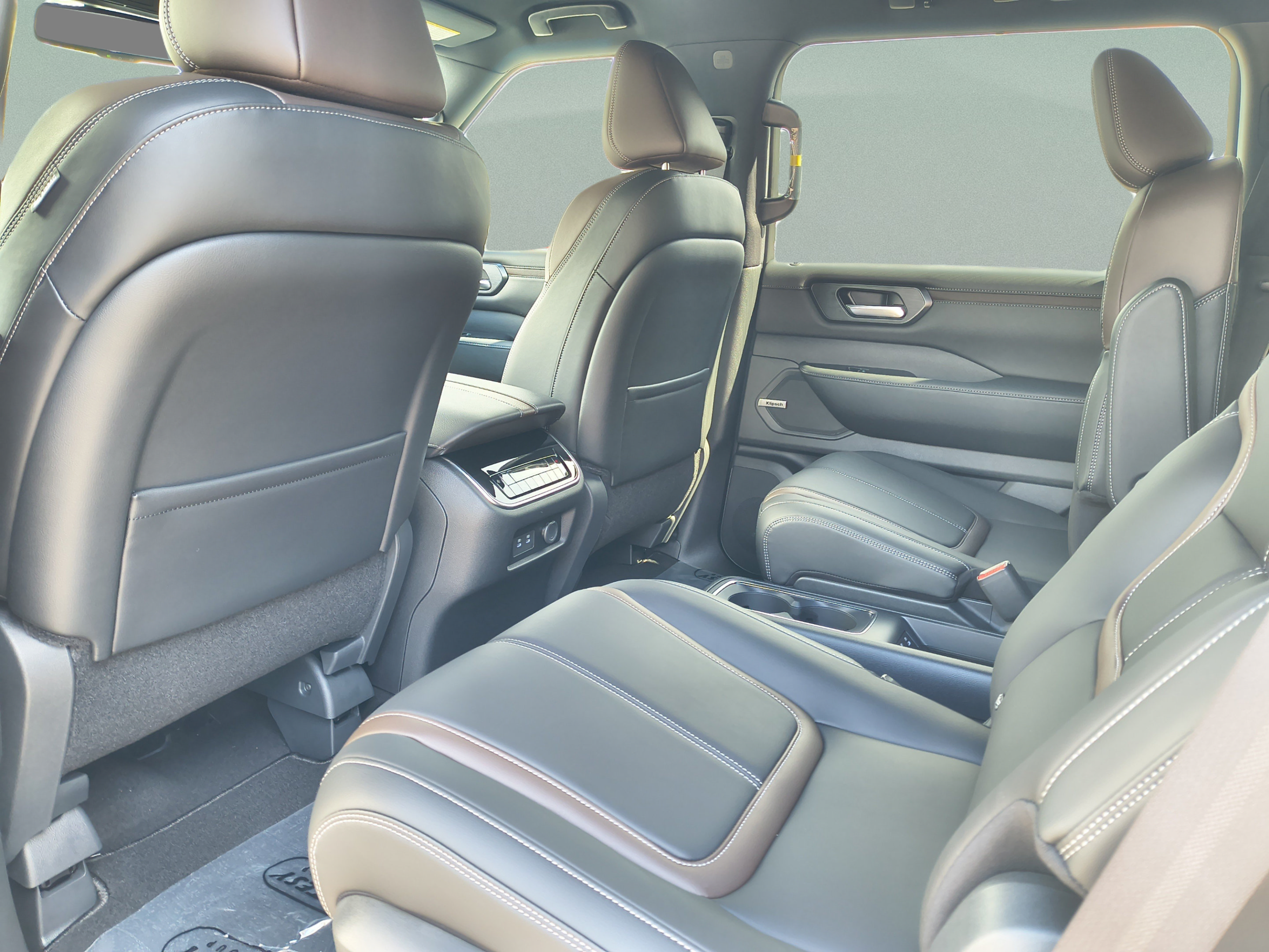 New 2026 Nissan Armada SL w/ Captain's Chari Seat Package AWD/4WD image 17
