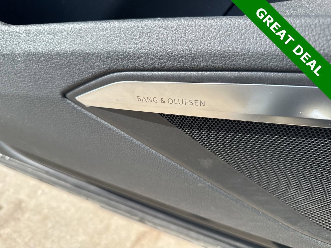 Used 2019 Audi e-tron Prestige w/ Prestige Package image 17