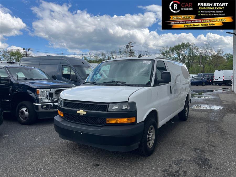Used 2023 Chevrolet Express 3500 w/ Driver Convenience Package RWD image 3