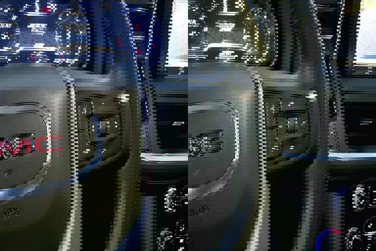 Used 2023 GMC Yukon SLT image 24