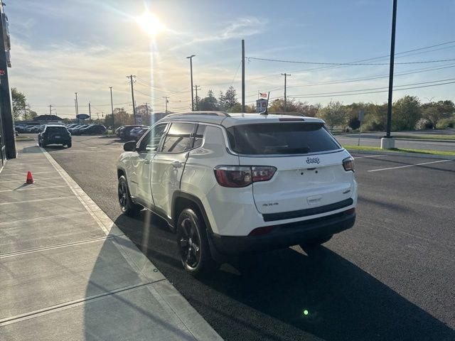 Used 2018 Jeep Compass Latitude w/ Popular Equipment Group AWD/4WD image 5