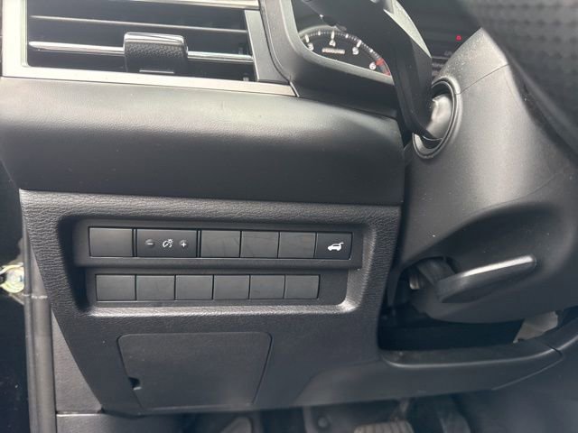 Used 2024 Mitsubishi Outlander SE image 28