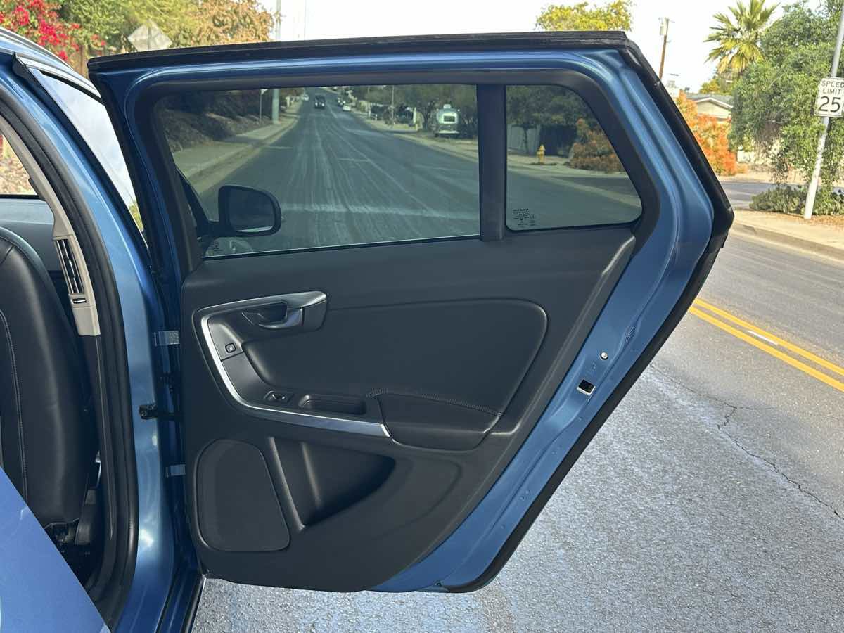 Used 2015 Volvo V60 T5 Premier Plus image 47