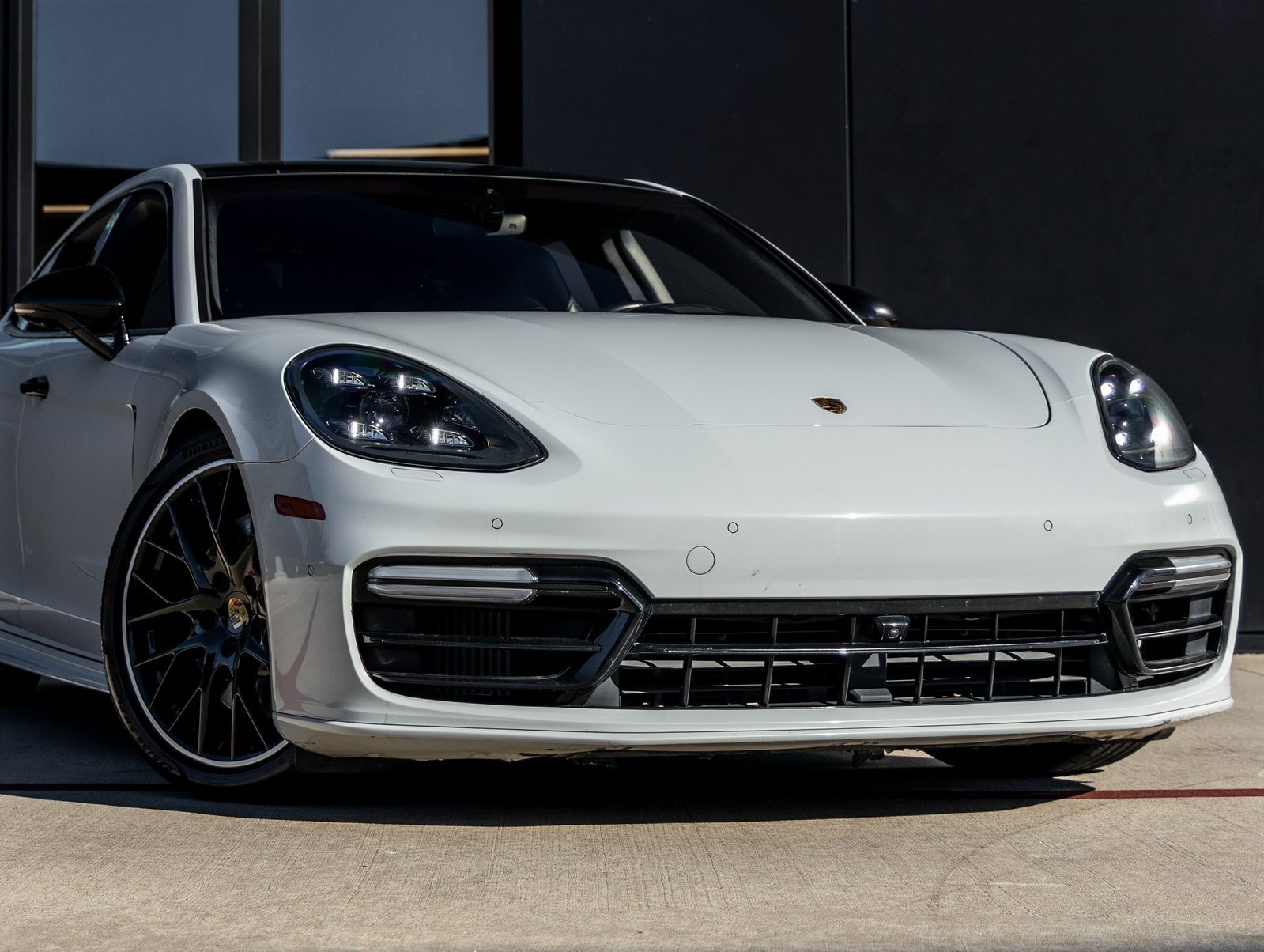 Used 2020 Porsche Panamera GTS image 9