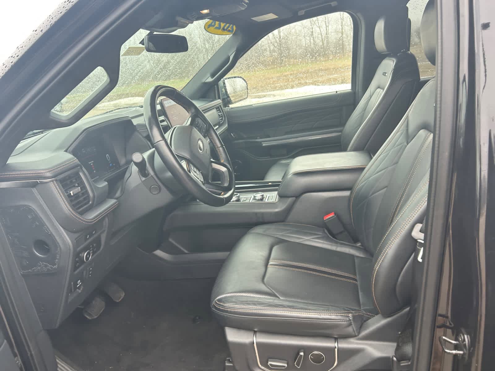 Used 2024 Ford Expedition Max Platinum AWD/4WD image 9