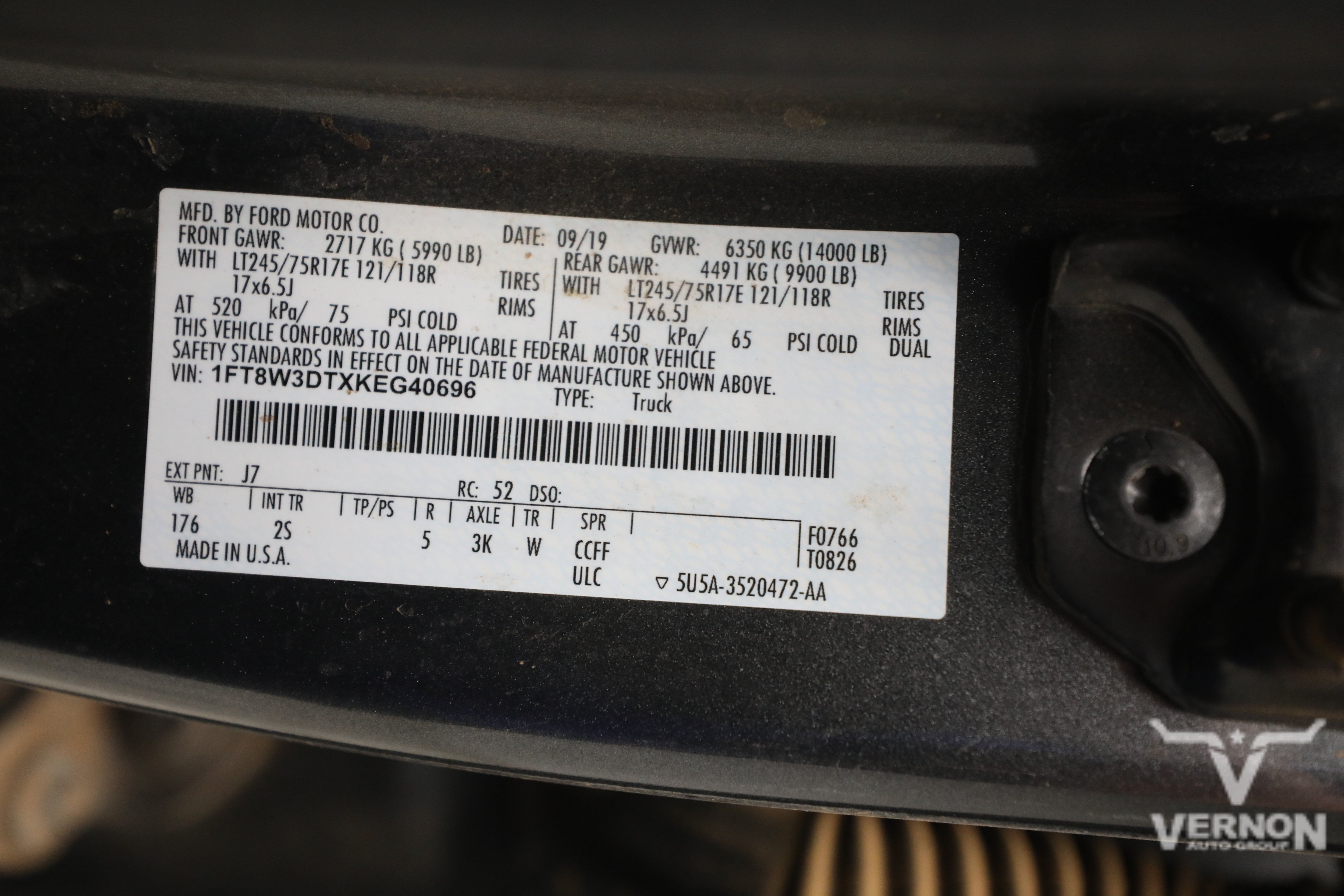 Used 2019 Ford F350 XLT w/ XLT Premium Package AWD/4WD image 12